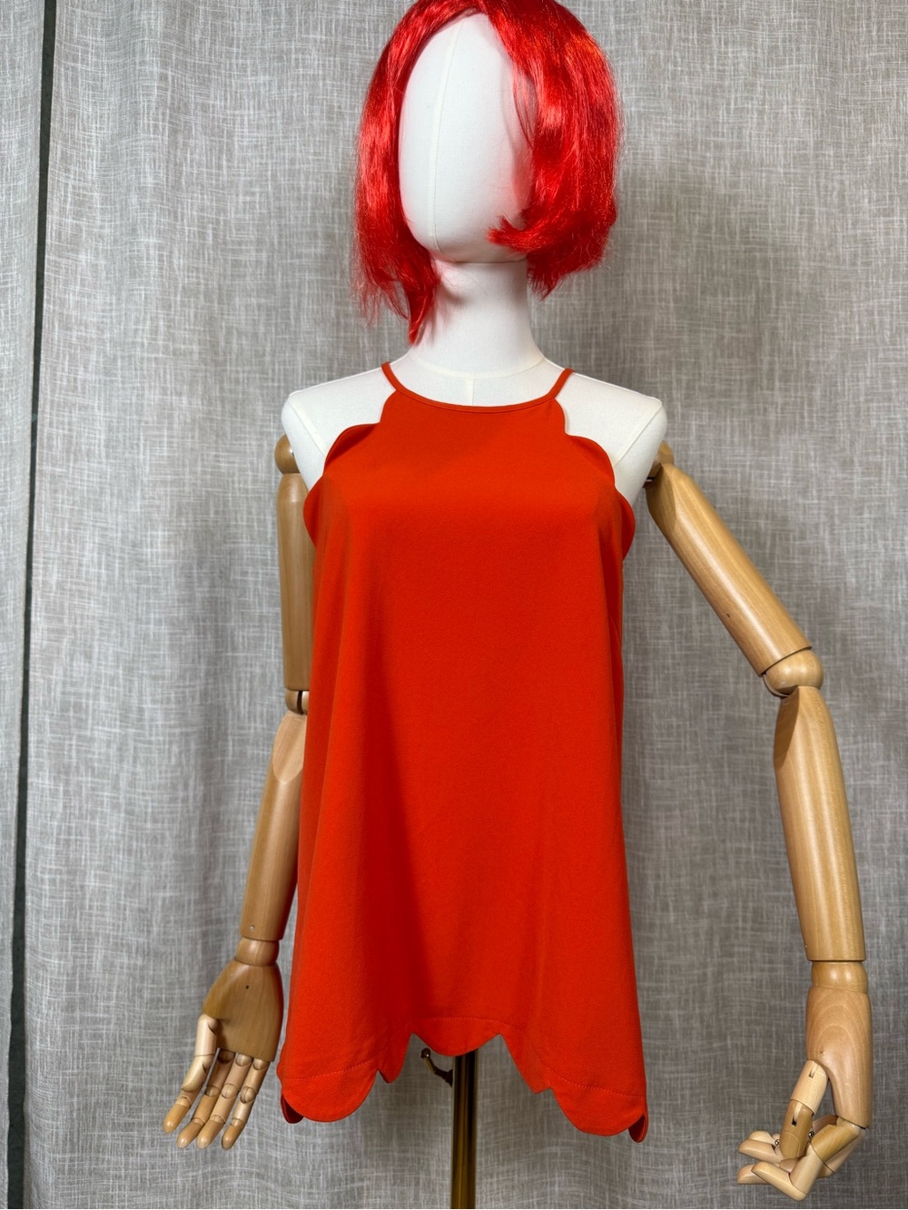 entro Vibrant Orange/red Scallop-Hem blouse